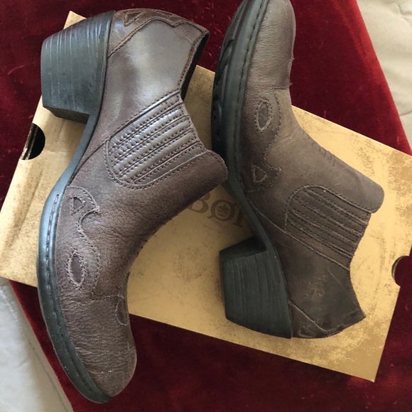 Born AmiBeth brown bootie - Picture 2 of 4